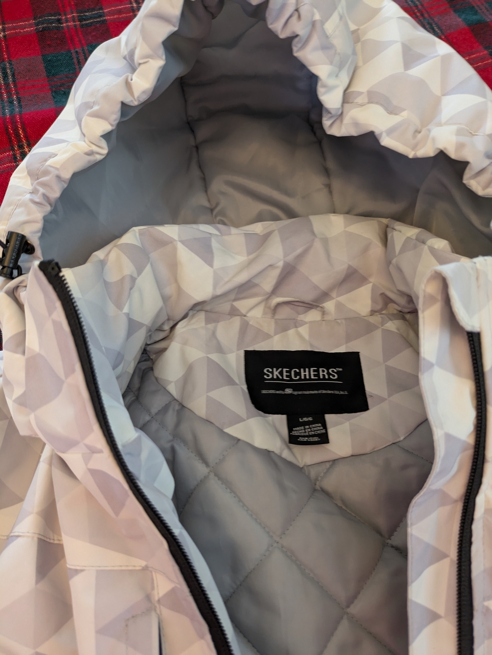 Skechers Women's'Light Gray Geo-Print Puffer Jacket